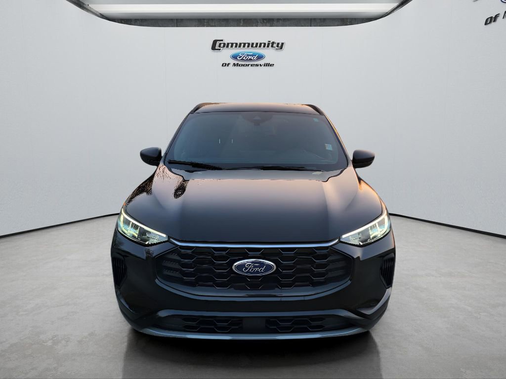 Used 2023 Ford Escape ST-Line w/ Tech Pack #1 image 2