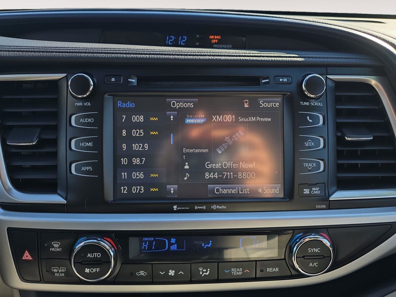 Used 2019 Toyota Highlander XLE image 17