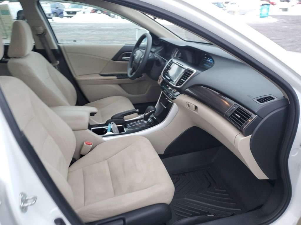 Used 2017 Honda Accord EX image 31