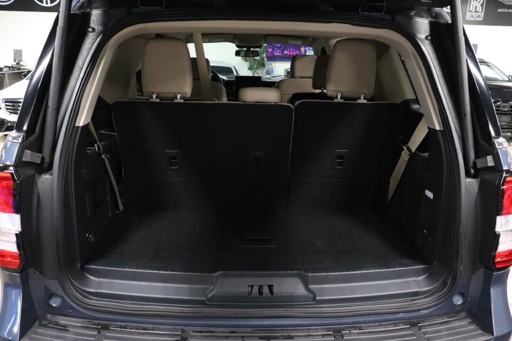 Used 2023 Ford Expedition XLT image 19