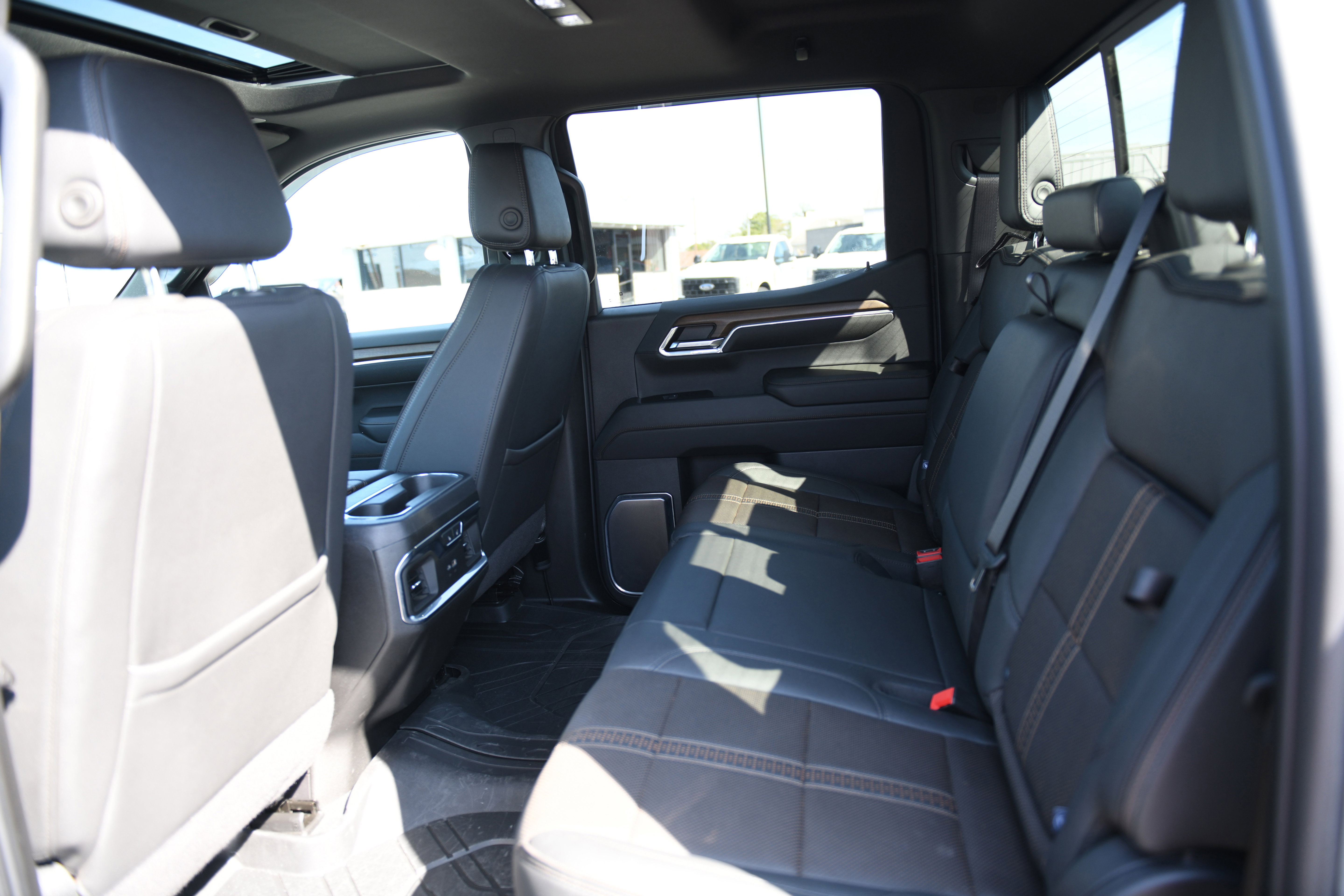 Used 2024 Chevrolet Silverado 1500 High Country w/ Technology Package image 13