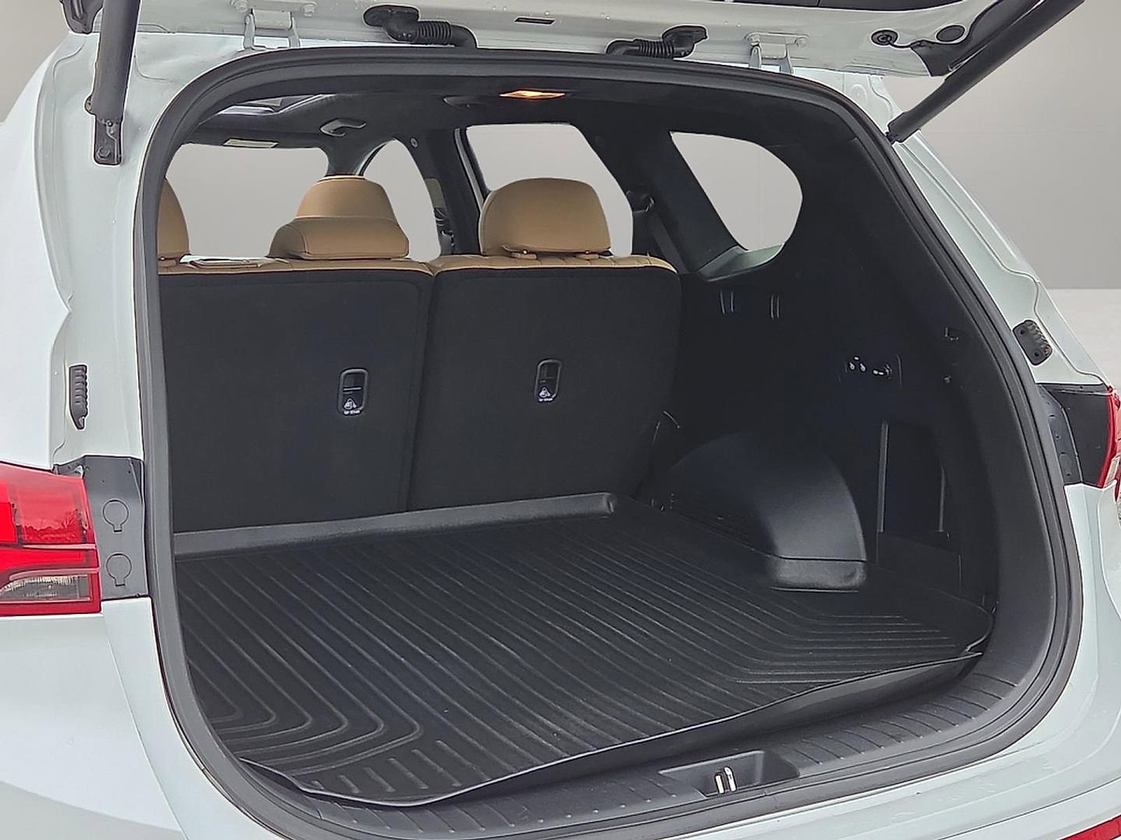 Used 2022 Hyundai Santa Fe Calligraphy AWD/4WD image 9