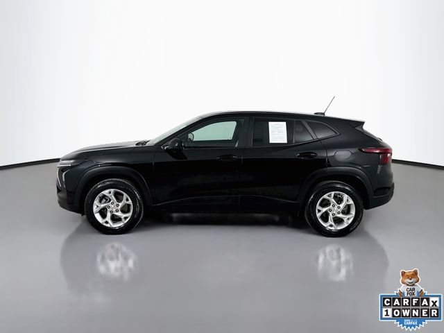 Used 2025 Chevrolet Trax LS w/ LS Convenience Package FWD image 9