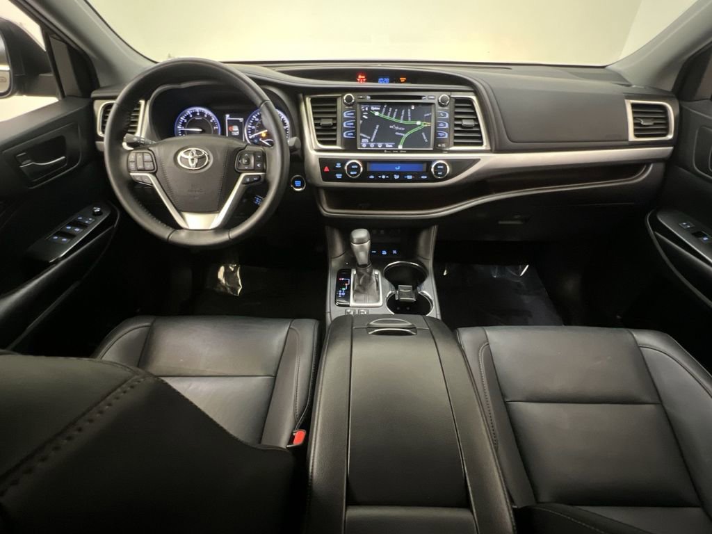Used 2019 Toyota Highlander XLE image 21