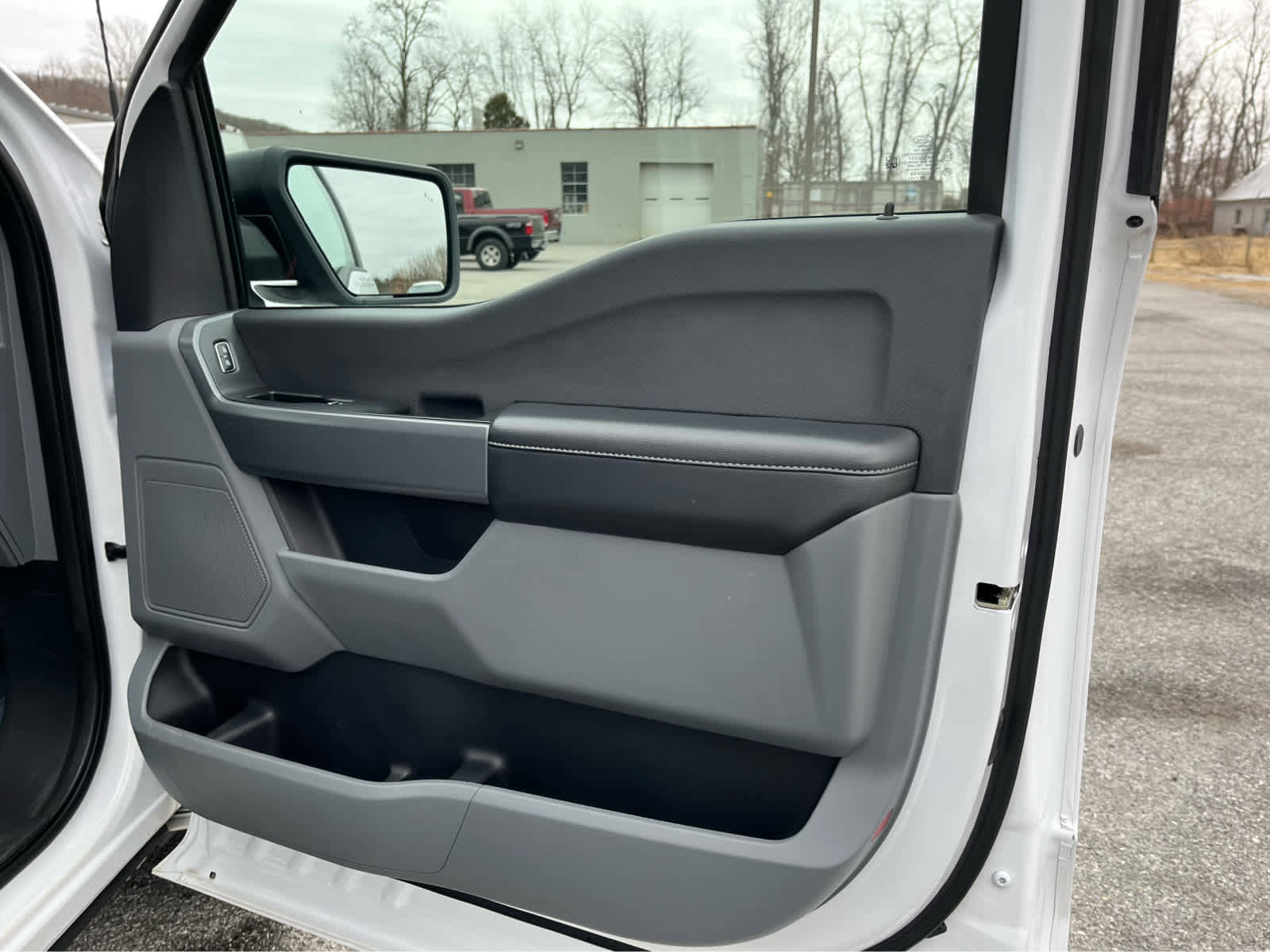 Used 2022 Ford F150 XLT w/ Equipment Group 302A High image 29