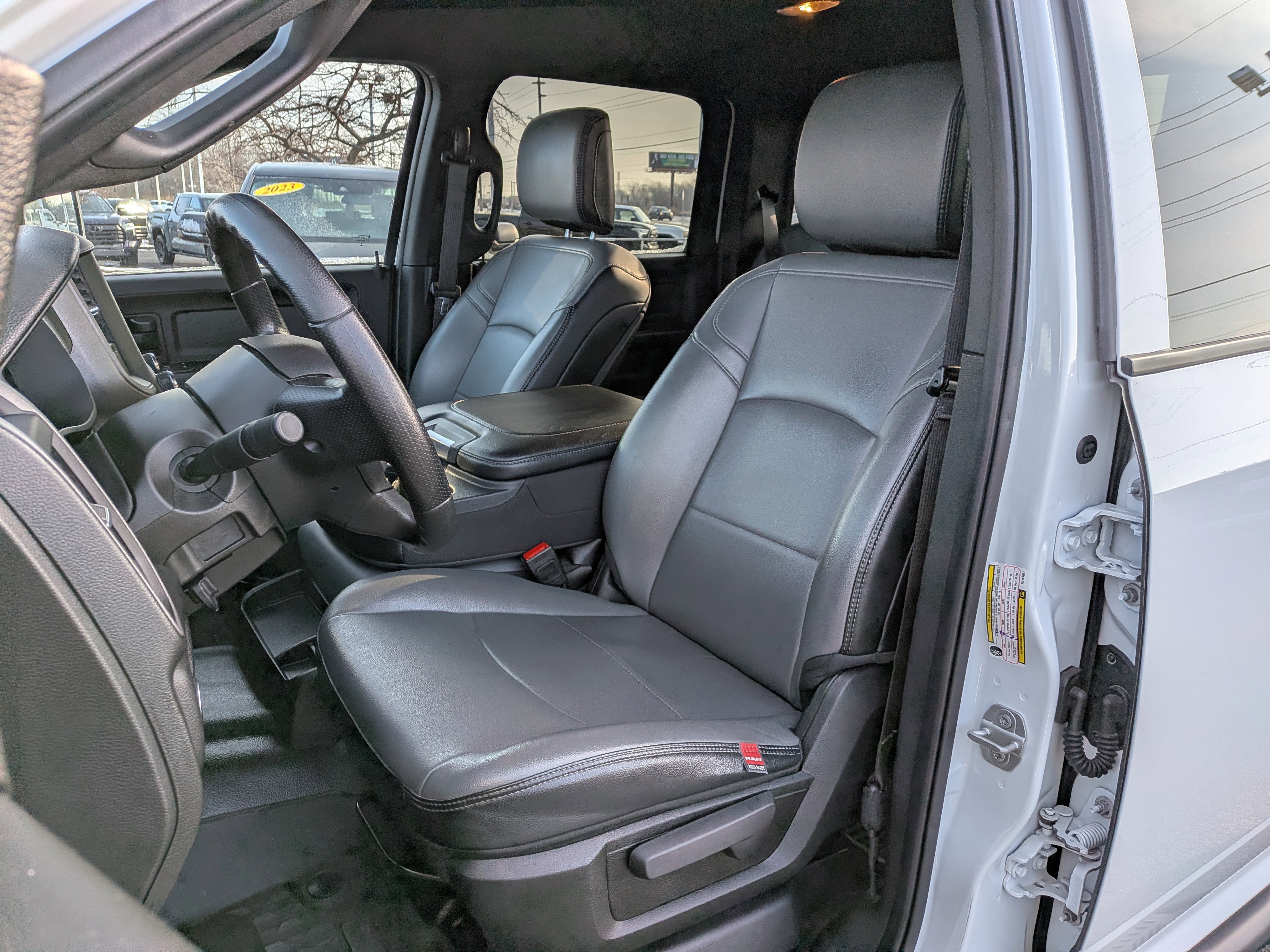 Used 2024 RAM 2500 Tradesman w/ Chrome Appearance Group image 15