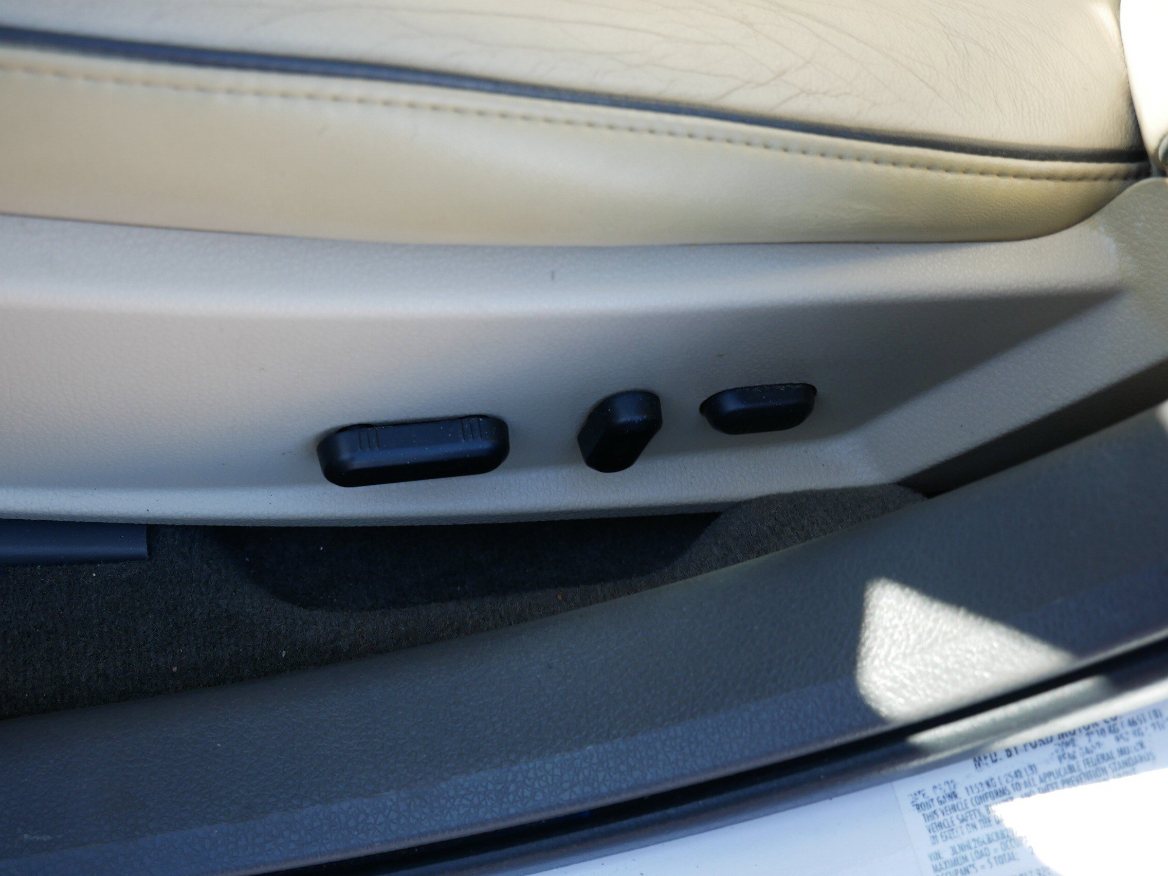 Used 2012 Lincoln MKZ FWD image 19