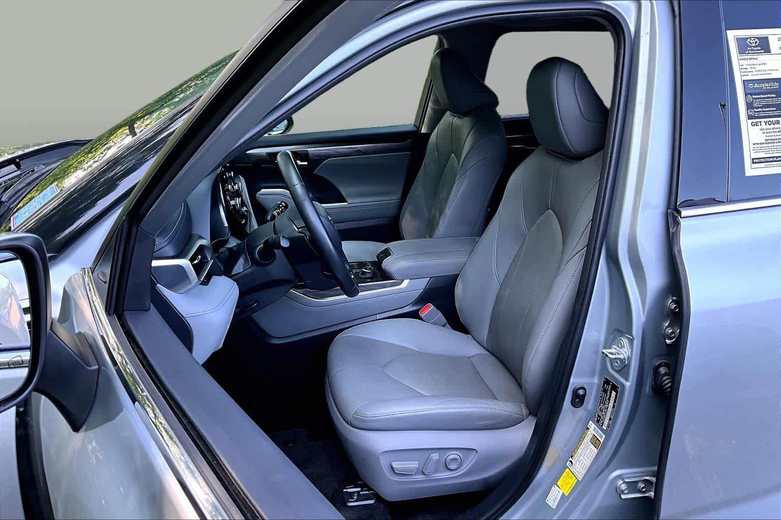 Certified 2020 Toyota Highlander Limited AWD/4WD image 9