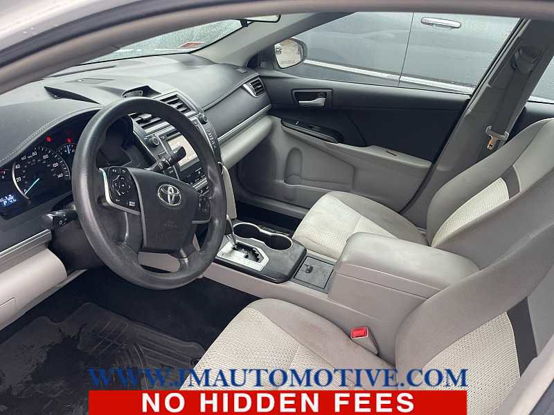 Used 2014 Toyota Camry LE image 2