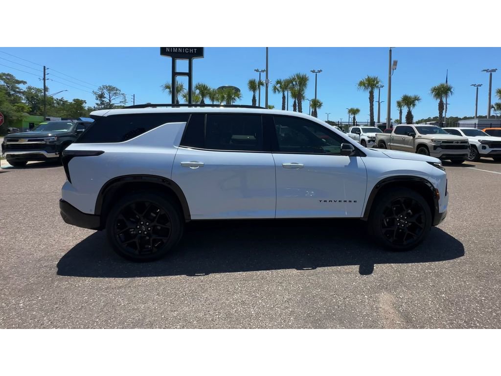 Used 2026 Chevrolet Traverse RS FWD image 9