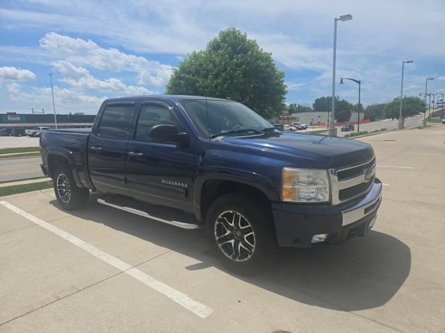 Used 2011 Chevrolet Silverado 1500 LT w/ All-Star Edition AWD/4WD image 6