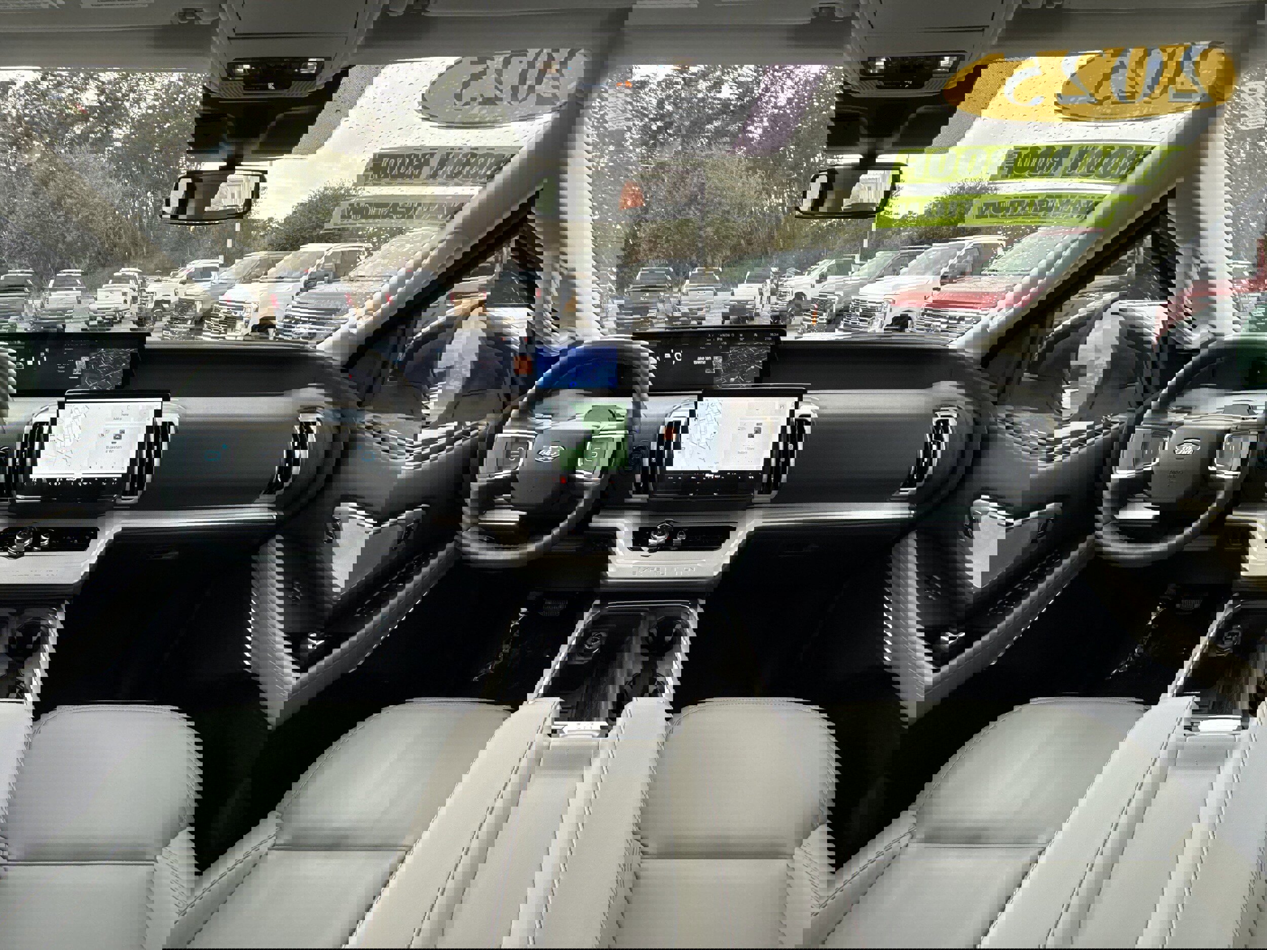 Used 2025 Ford Expedition Active image 11