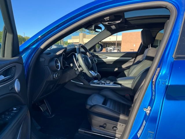 Used 2023 Alfa Romeo Stelvio Veloce AWD/4WD image 12