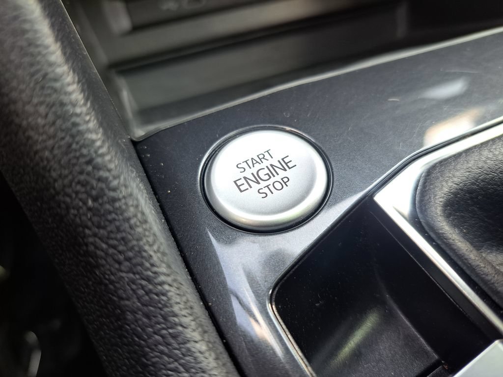 Used 2022 Volkswagen Tiguan SE R-Line AWD/4WD image 21
