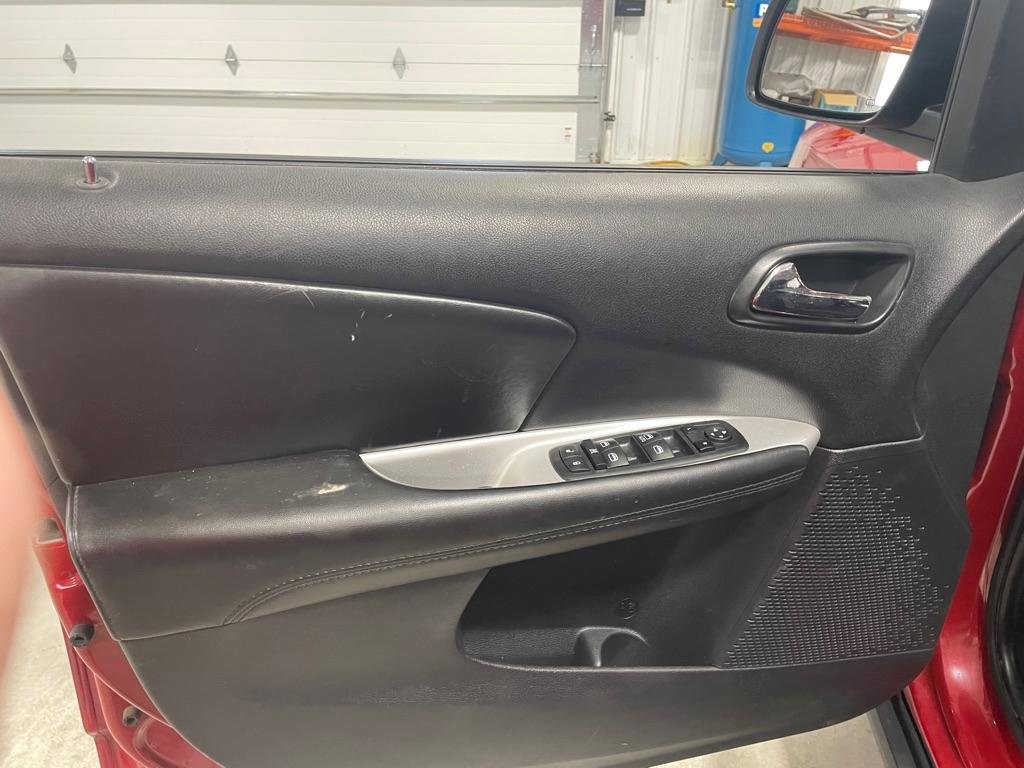 Used 2018 Dodge Journey SE w/ Blacktop Package FWD image 12