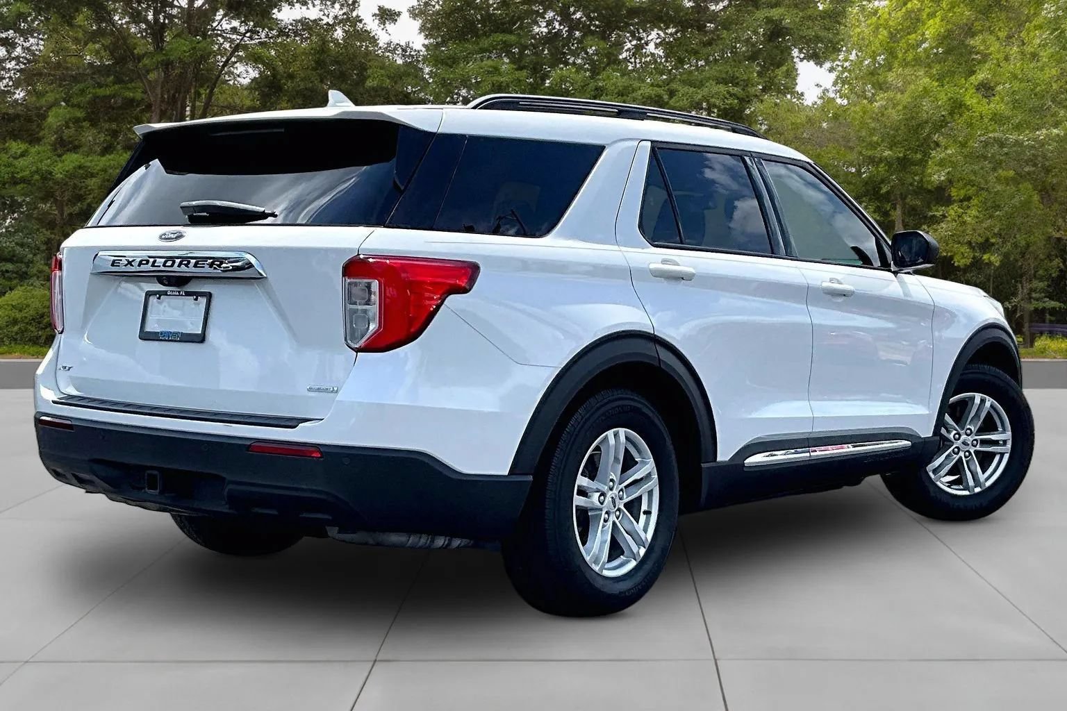 Used 2020 Ford Explorer XLT w/ Class III Trailer Tow Package RWD image 2