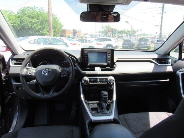 Used 2021 Toyota RAV4 XLE FWD image 23