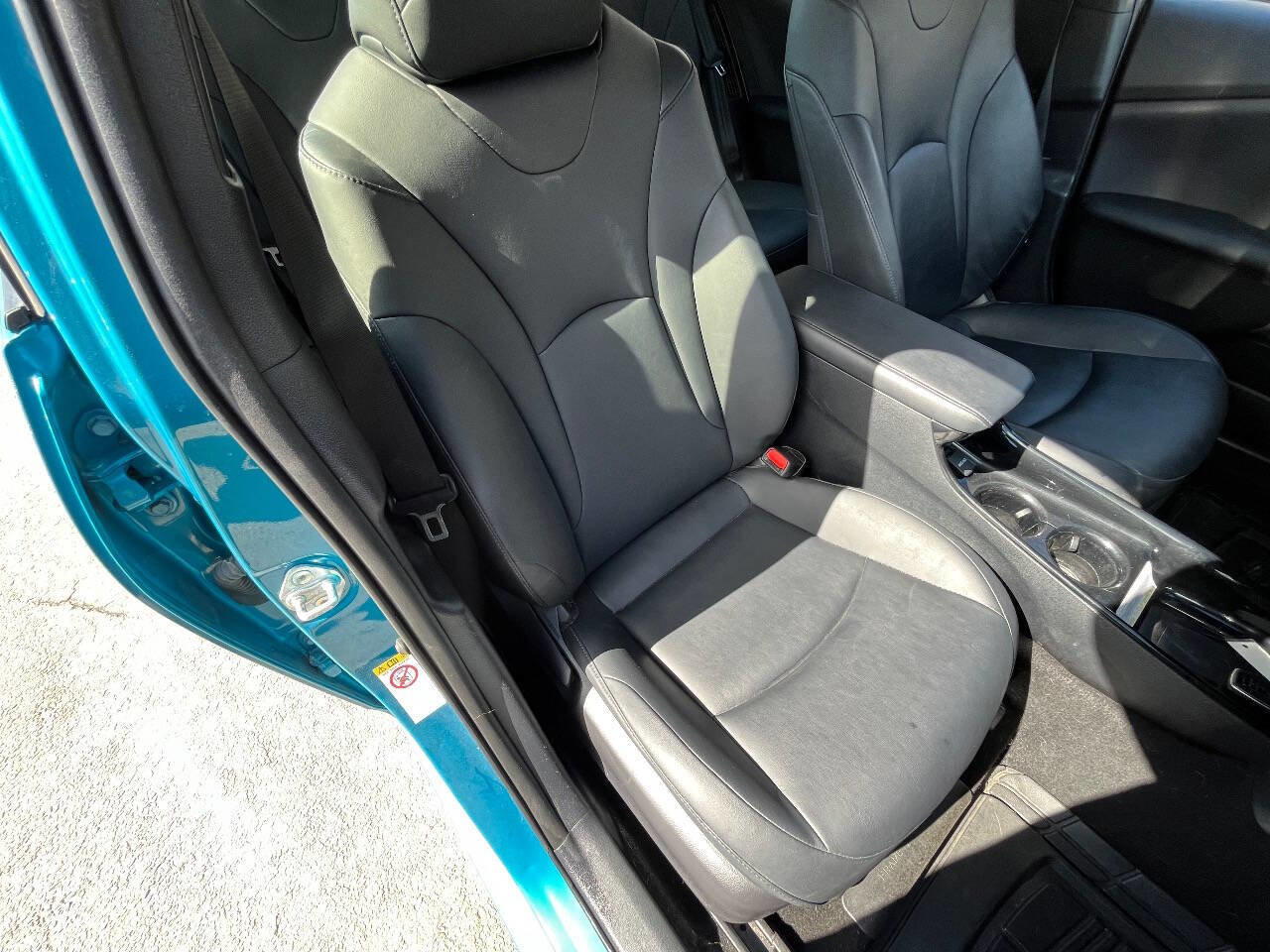 Used 2017 Toyota Prius Prime Premium w/ Carpet Mat Package image 11