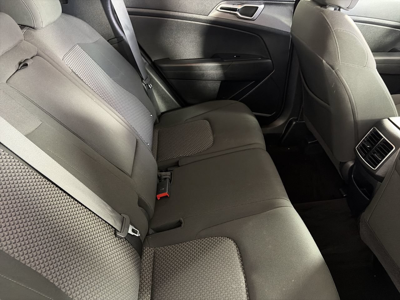 Used 2025 Kia Sportage LX FWD image 22