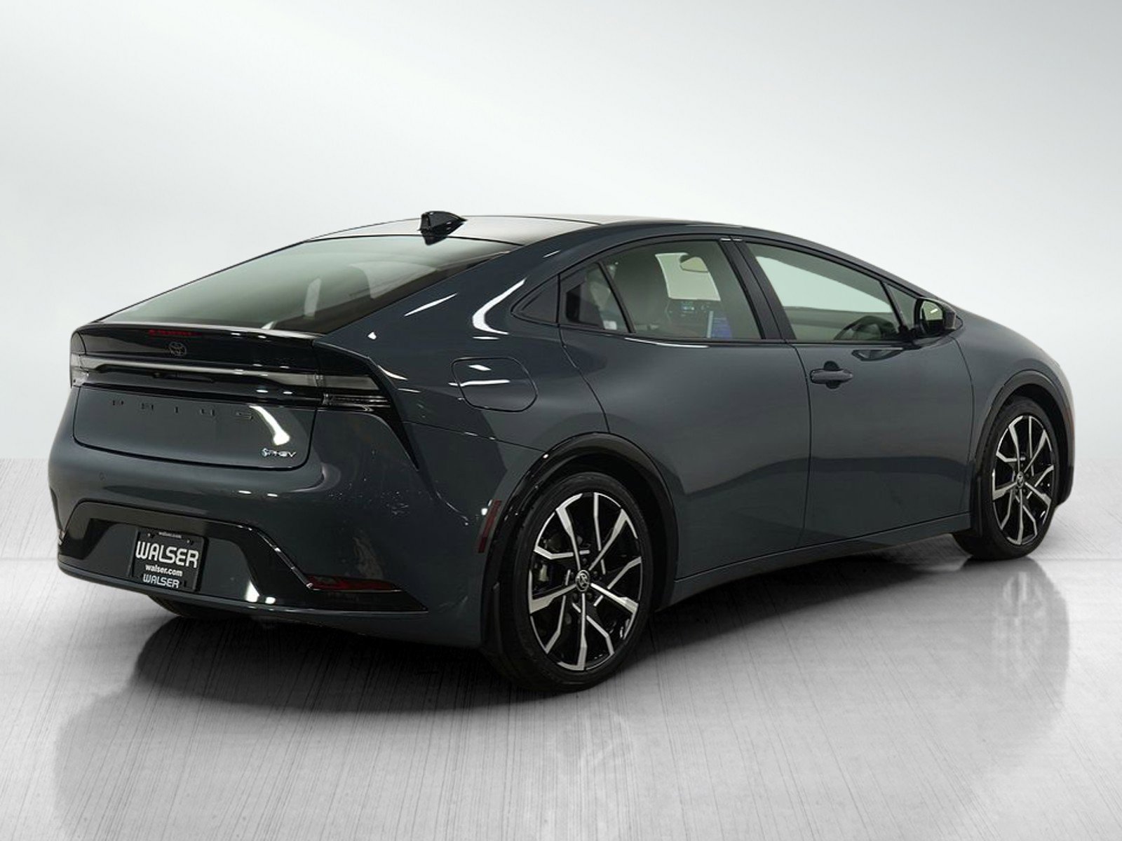 Used 2025 Toyota Prius Plug-In Hybrid FWD image 5