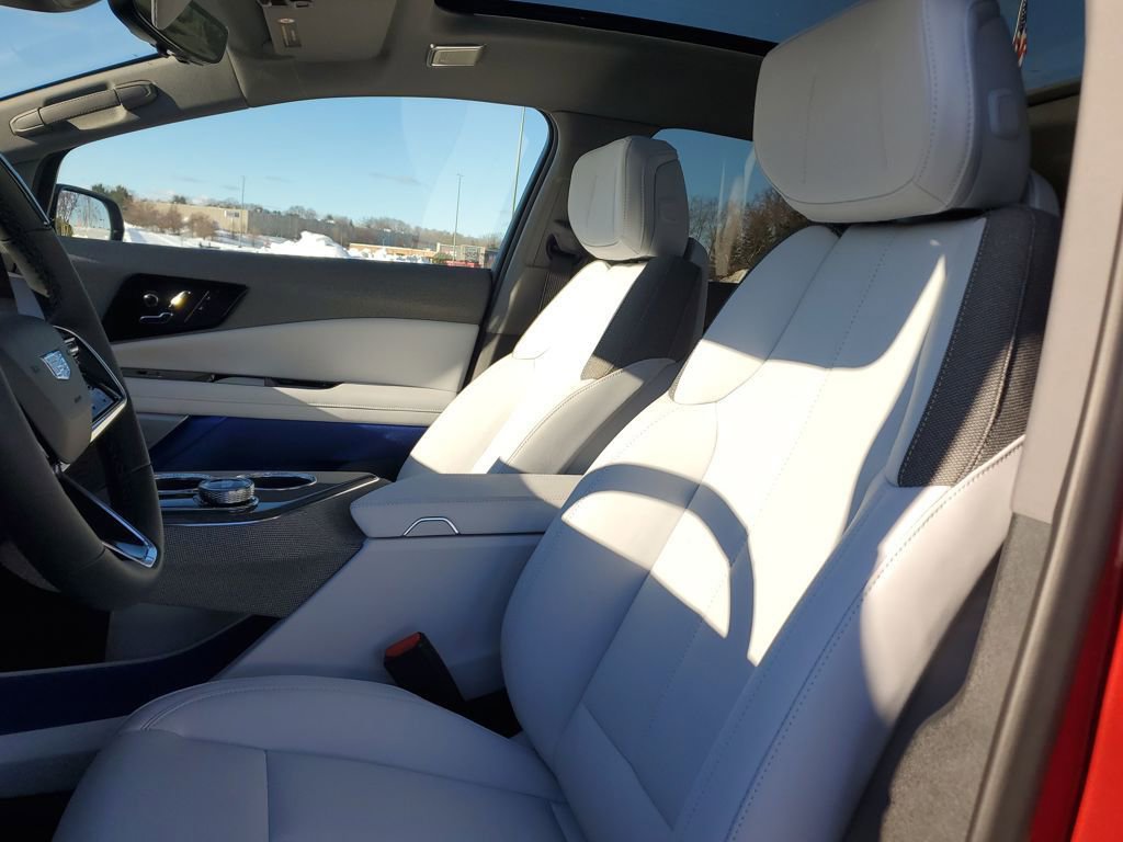 New 2026 Cadillac Optiq Sport 1 w/ LPO, Floor Liner Package image 20