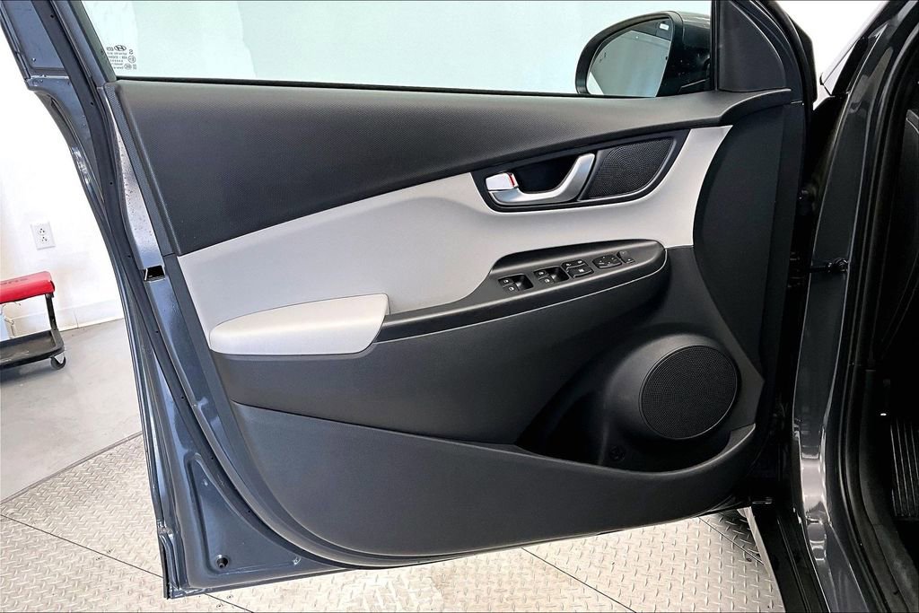 Certified 2023 Hyundai Kona SEL w/ Convenience Package FWD image 18