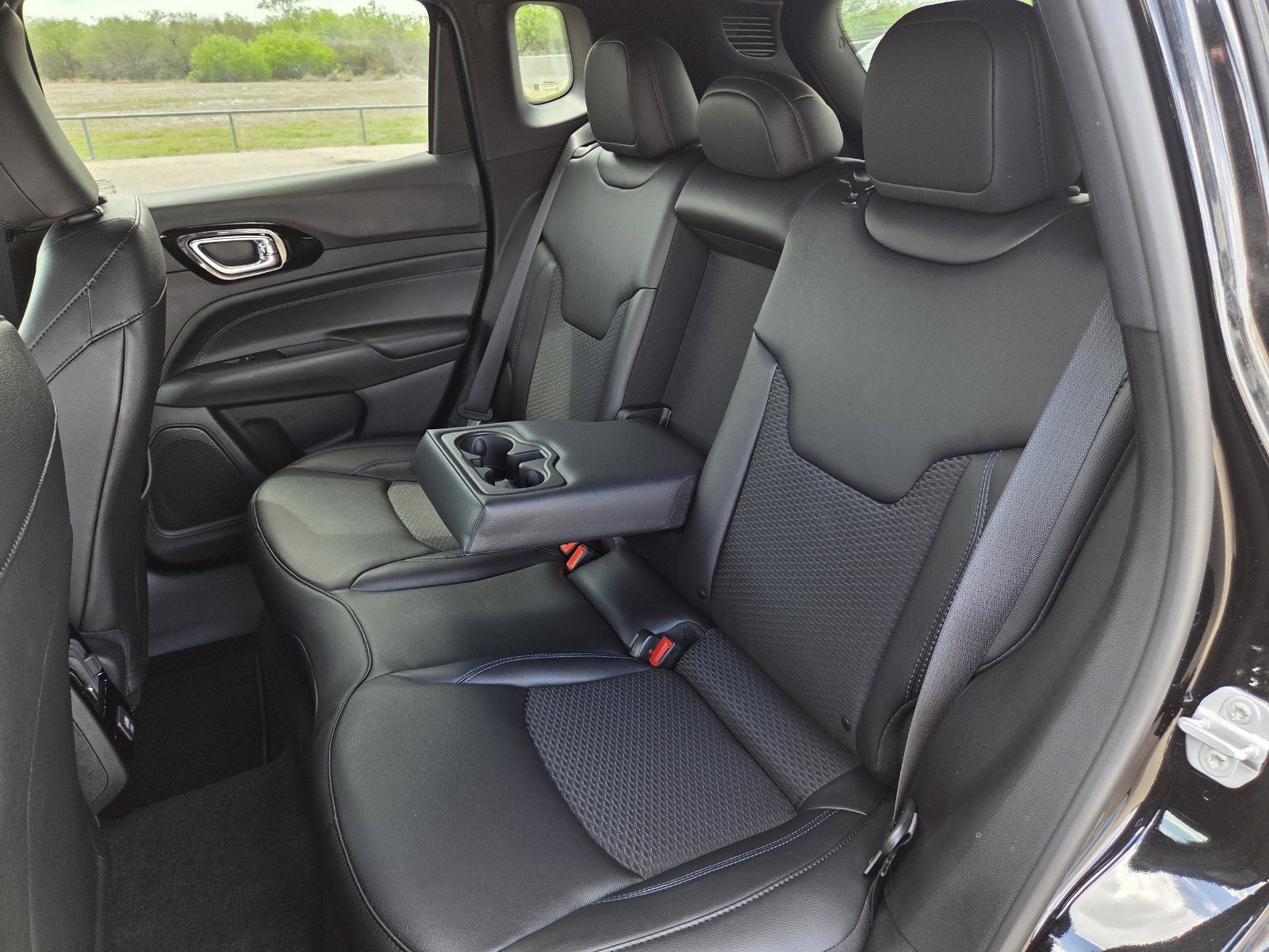 New 2026 Jeep Compass Latitude AWD/4WD image 23