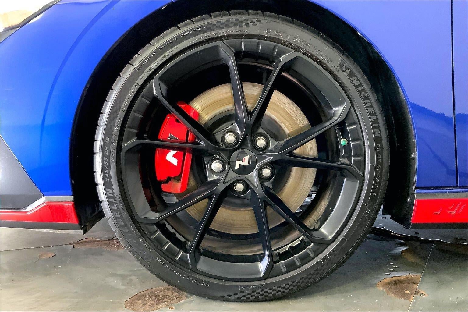 Used 2025 Hyundai Elantra N FWD image 9