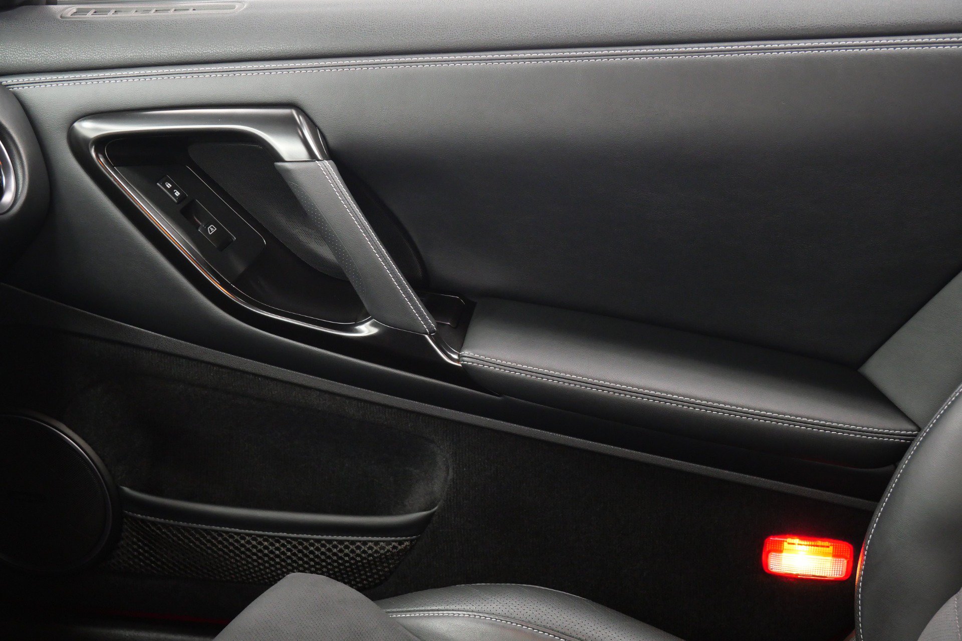 Used 2015 Nissan GT-R Premium AWD/4WD image 32