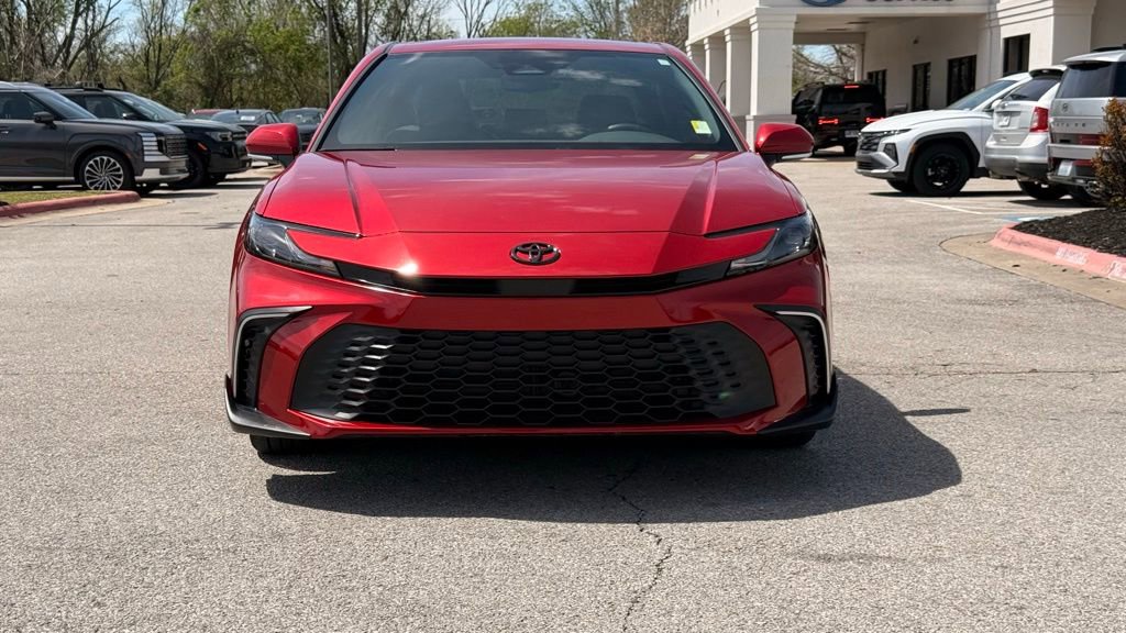 Used 2025 Toyota Camry SE image 2