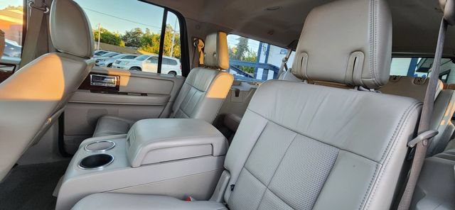 Used 2014 Lincoln Navigator L 4WD image 9