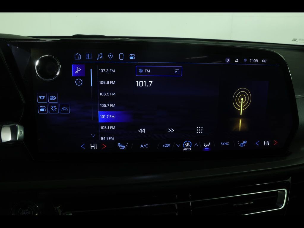 Used 2024 Chevrolet Traverse LT w/ Enhanced Driving Package FWD image 52