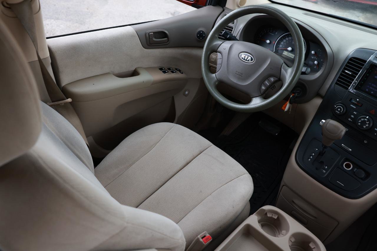 Used 2008 Kia Sedona LX image 20