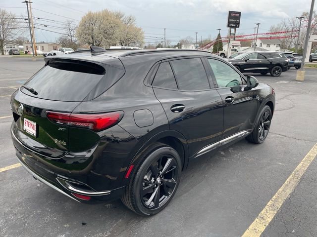 Used 2022 Buick Envision Essence w/ Technology Package I image 9