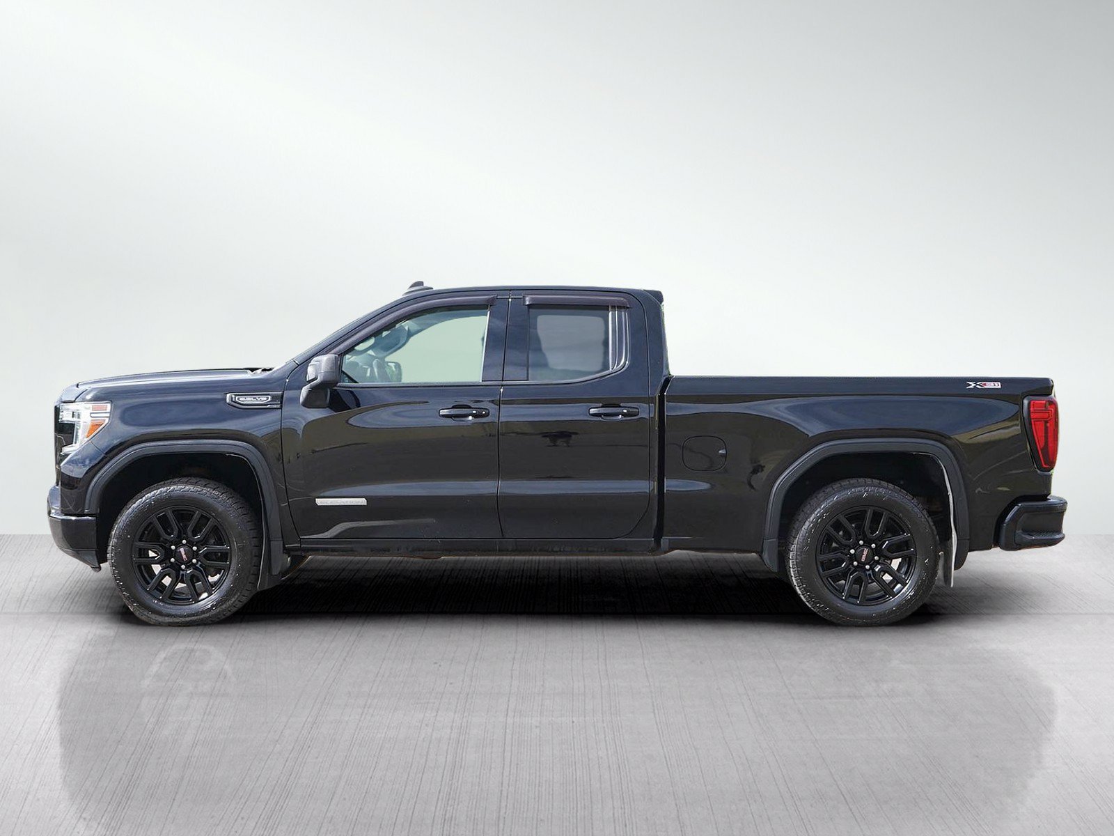 Used 2021 GMC Sierra 1500 Elevation w/ X31 Off-Road Package AWD/4WD image 2
