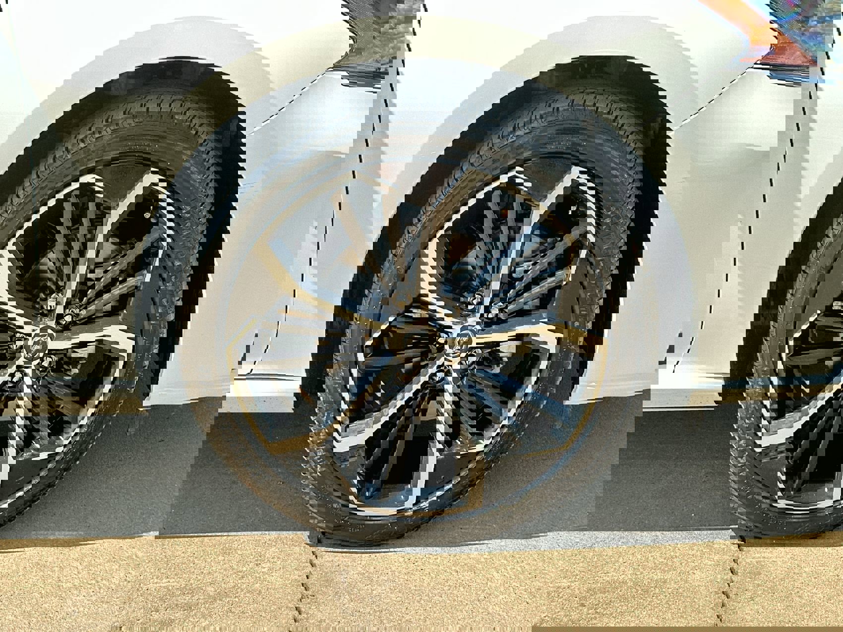 Used 2024 Nissan Altima 2.5 SR image 10