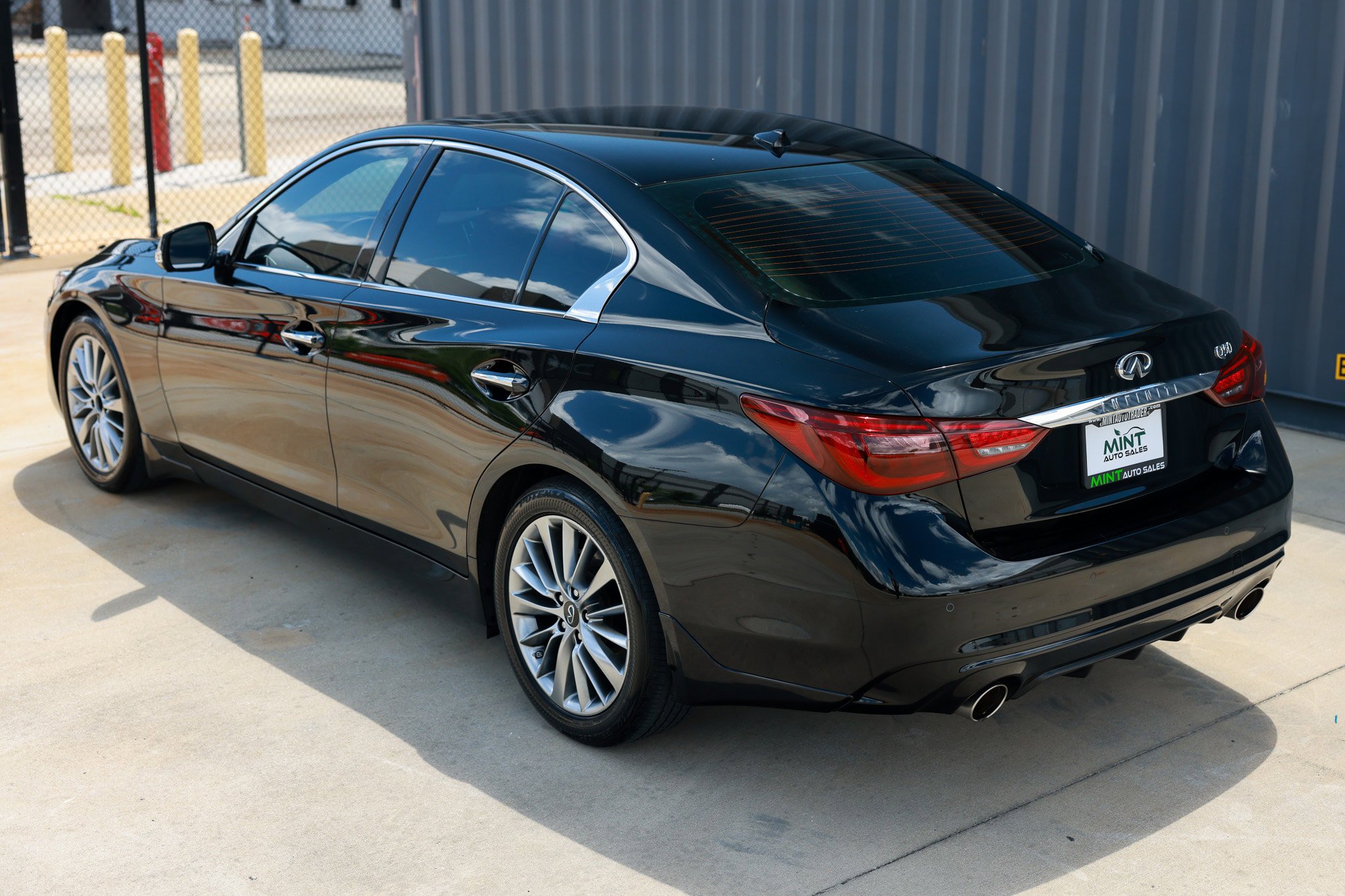 Used 2023 INFINITI Q50 Luxe w/ Cargo Package RWD image 6