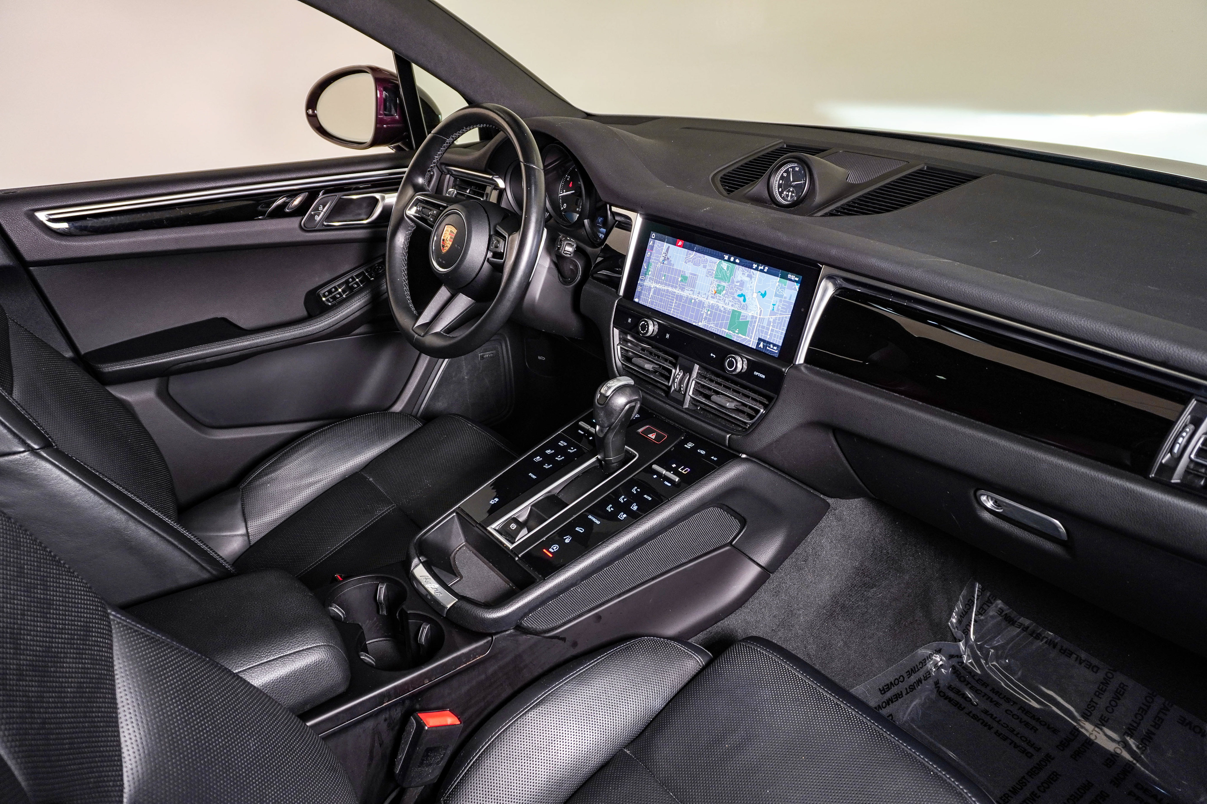 Certified 2023 Porsche Macan Turbo AWD/4WD image 14
