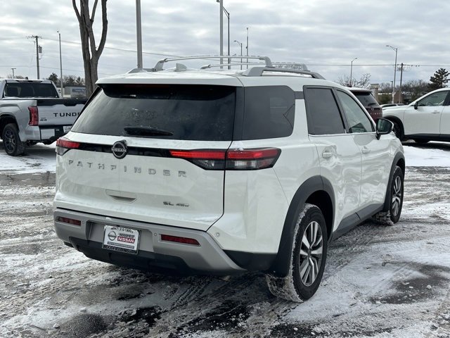 Certified 2024 Nissan Pathfinder SL image 4