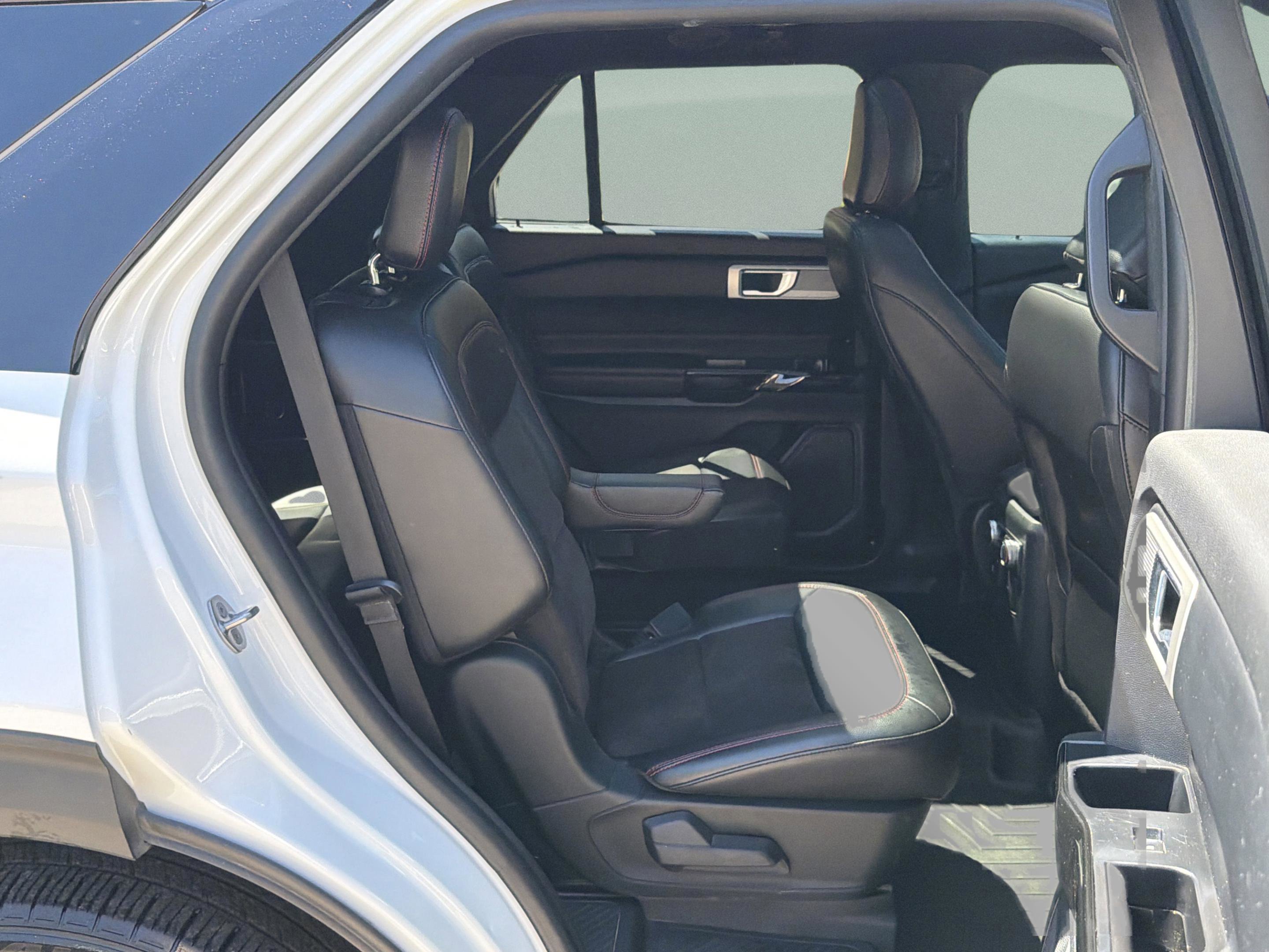 Used 2022 Ford Explorer ST-Line w/ Class IV Trailer Tow Package image 19