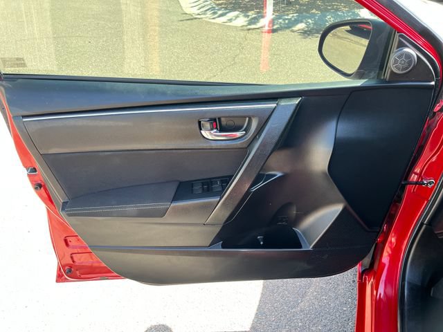 Used 2019 Toyota Corolla LE w/ Carpet Mat Package (TMS) FWD image 5