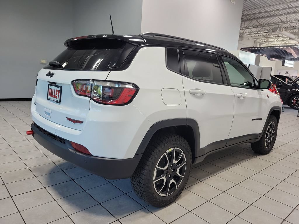 New 2026 Jeep Compass Trailhawk AWD/4WD image 8