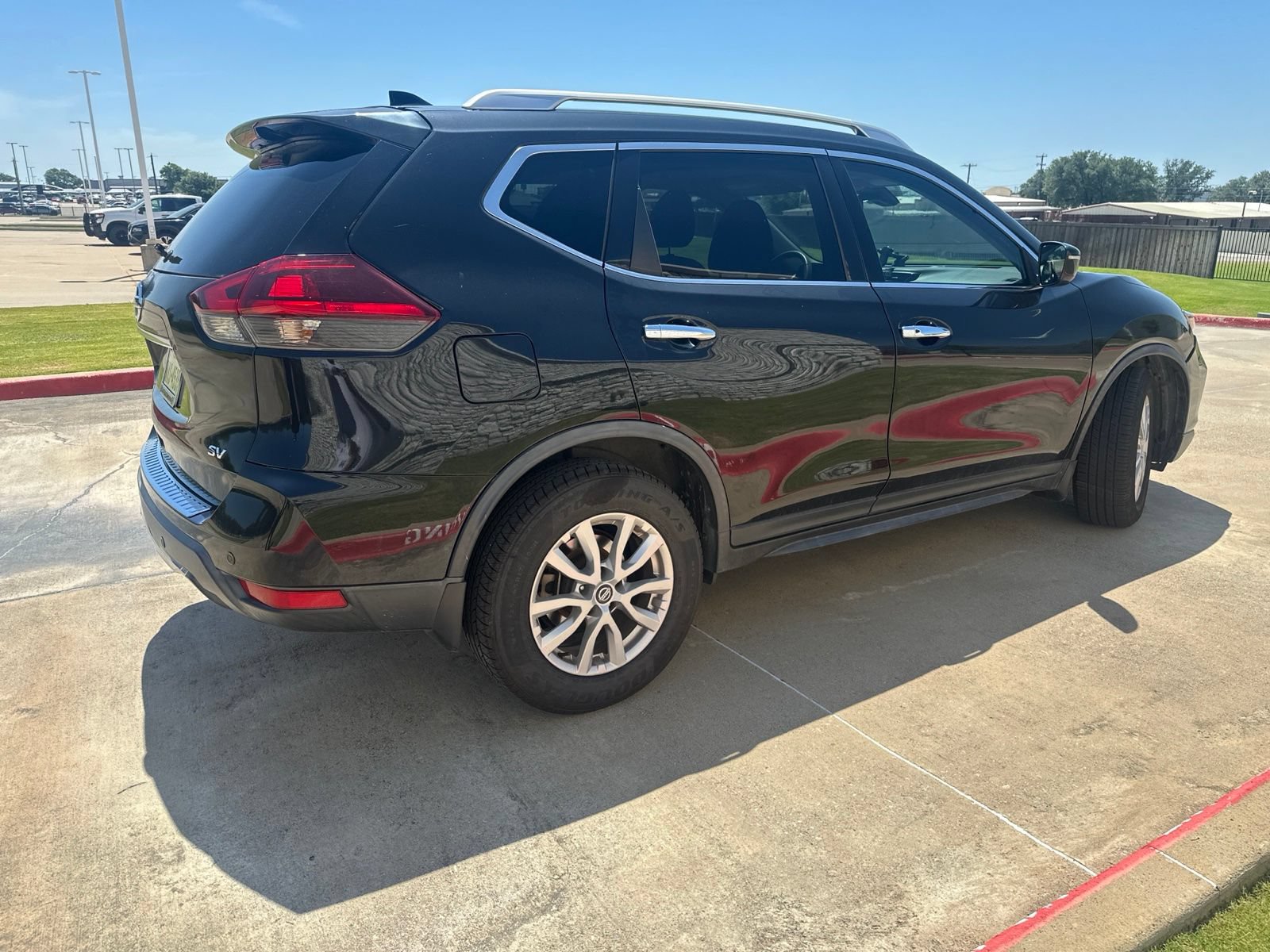 Used 2019 Nissan Rogue SV FWD image 5