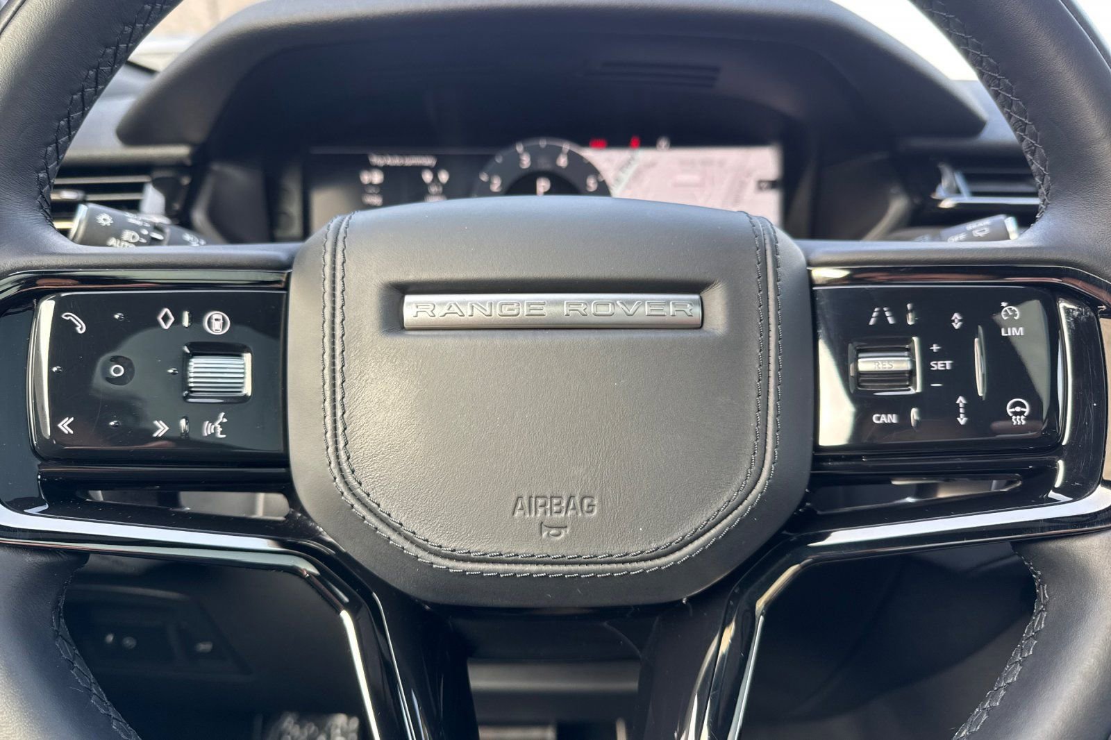 Used 2025 Land Rover Range Rover Velar Dynamic SE image 27