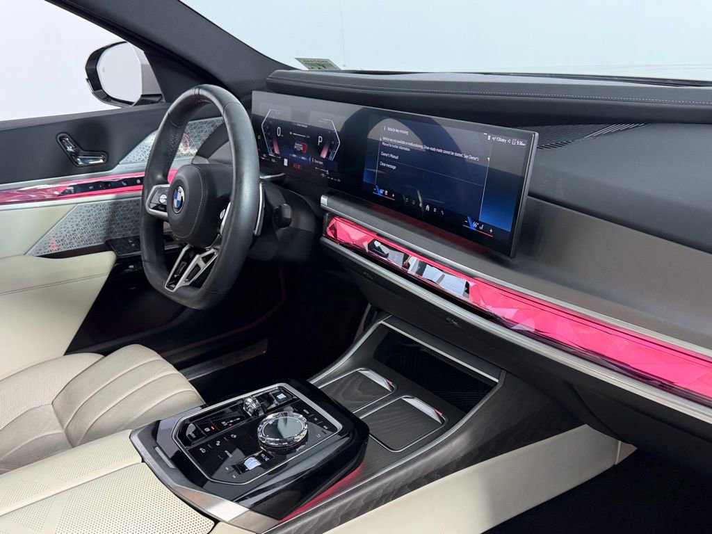 Used 2023 BMW 740i w/ Executive Package image 17