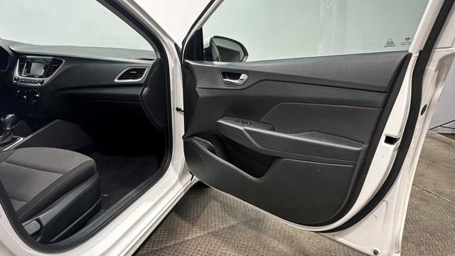 Used 2021 Hyundai Accent SE FWD image 9