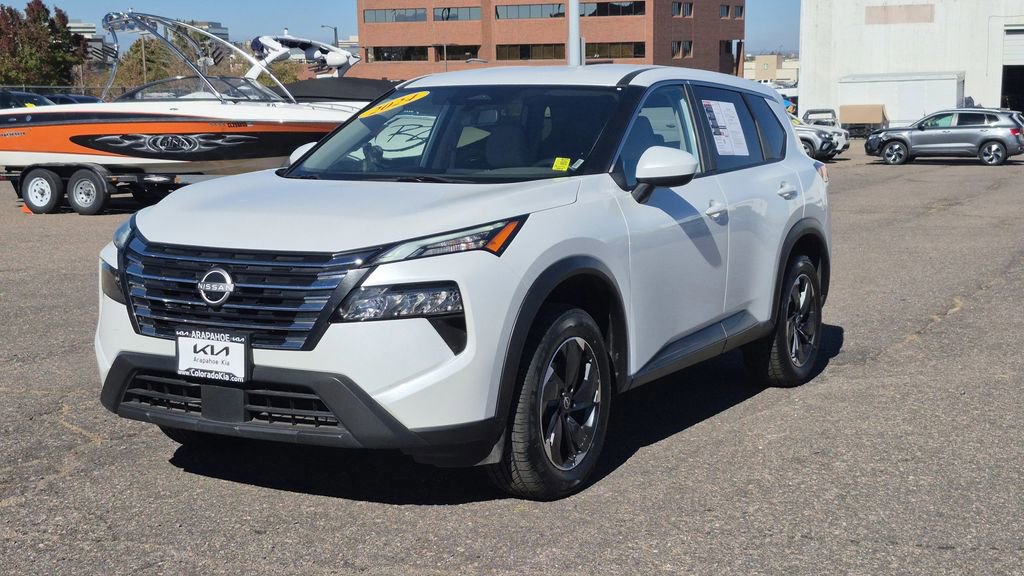 Used 2024 Nissan Rogue SV image 4
