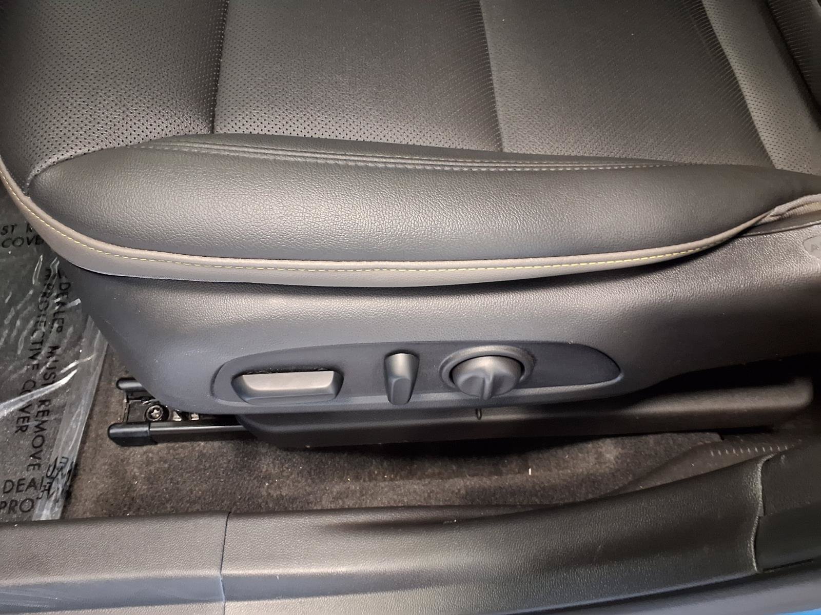 Used 2025 Chevrolet Trax ACTIV FWD image 19