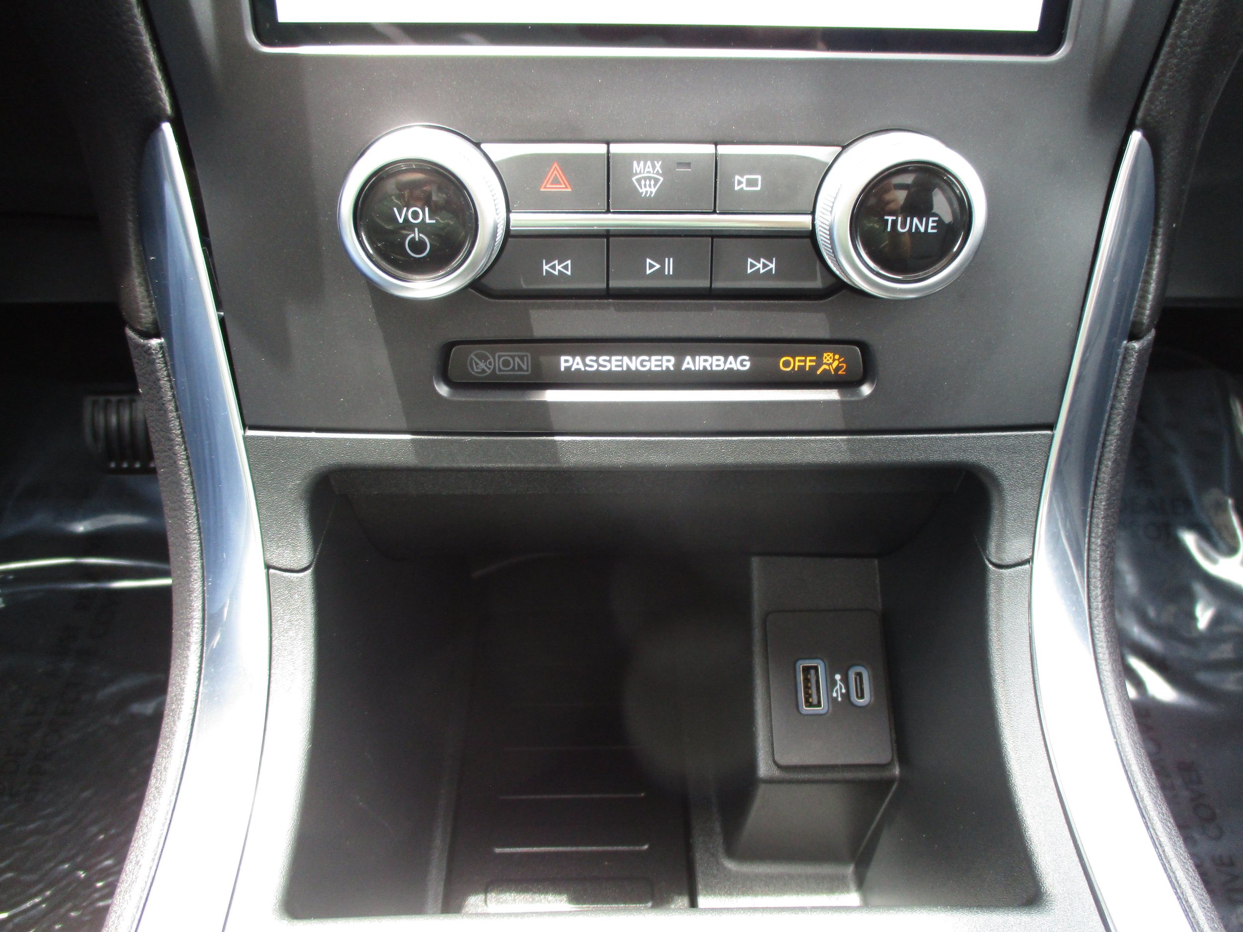 Used 2024 Ford Edge Titanium AWD/4WD image 27