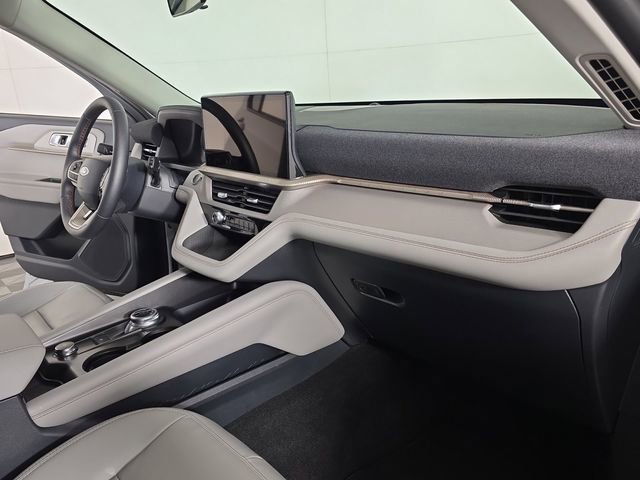 Used 2026 Ford Explorer Active w/ Active Comfort Package AWD/4WD image 20